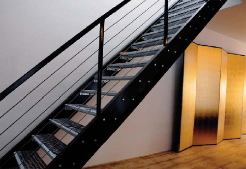 escalier en metal du loft