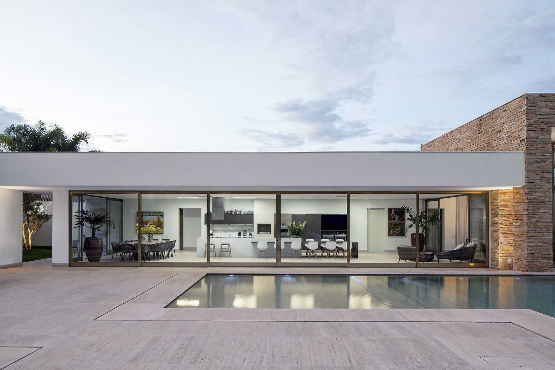 Piscine moderne.jpg