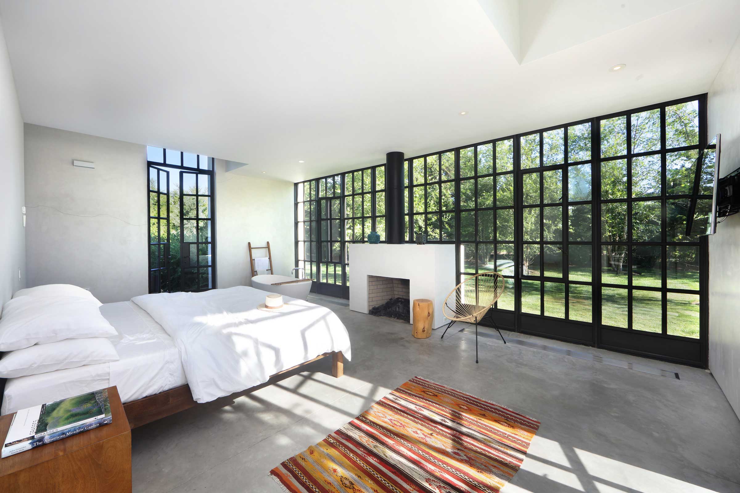 Maison esprit loft avec verrières