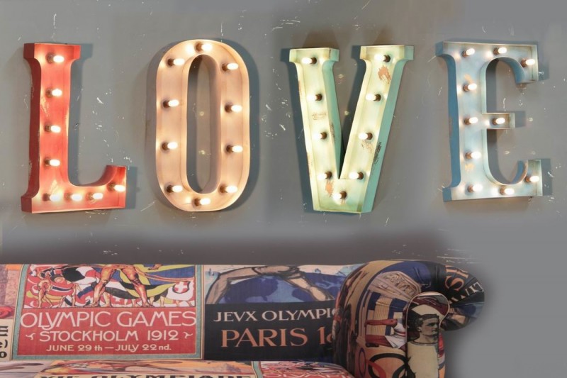 Lettres lumineuses LOVE style ancienne enseigne
