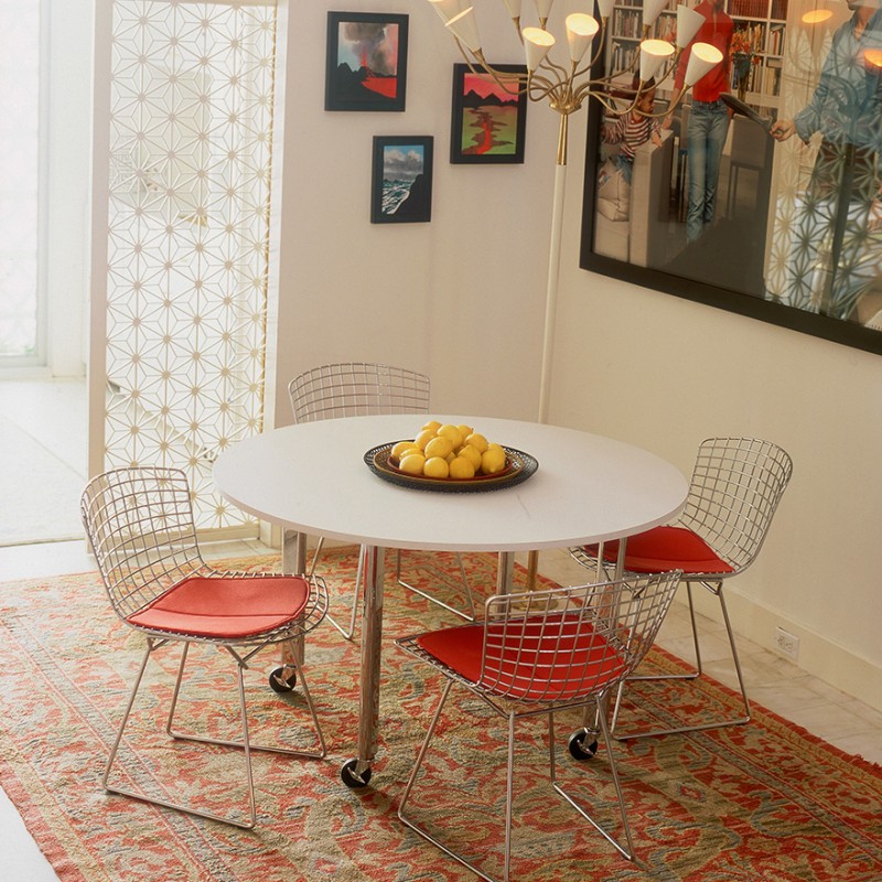 Ensemble table de salle à manger, chaises et fauteuils. Milieu XXe siècle