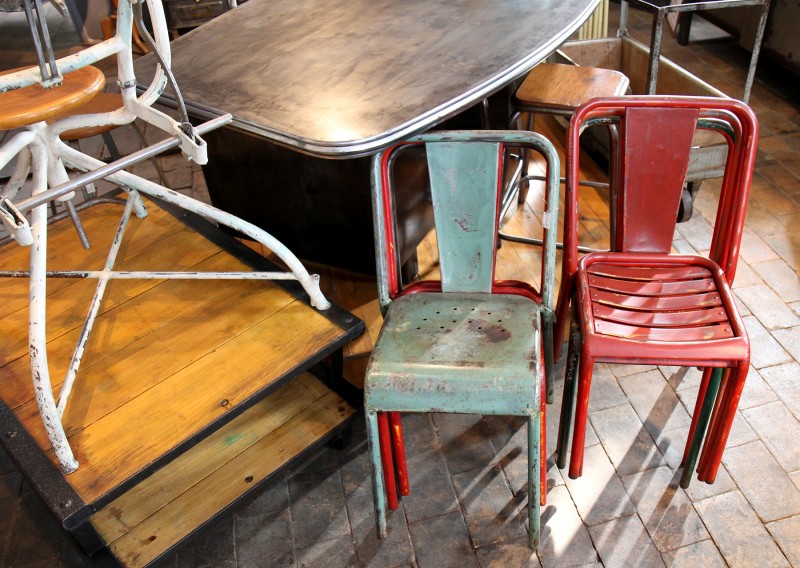 Chaises en métal