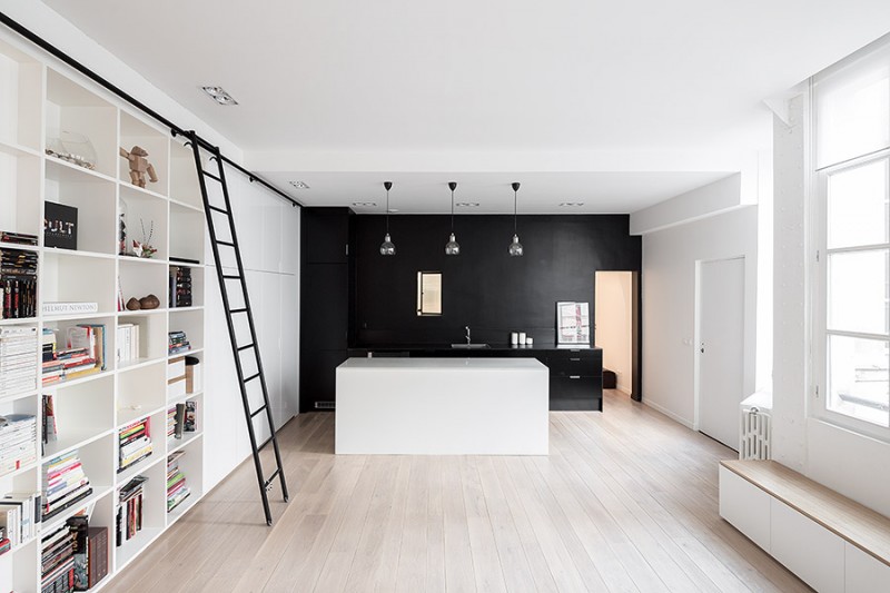Cuisine avec mur noir