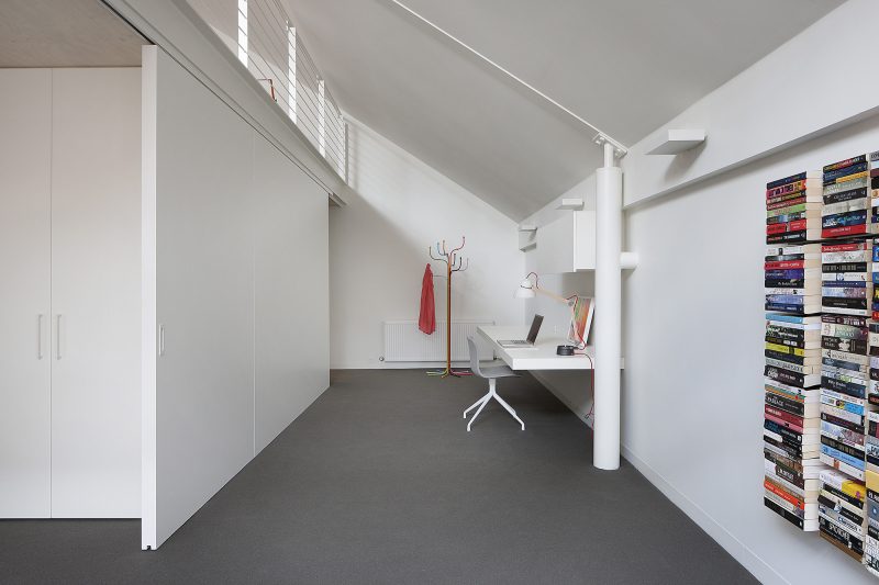 Espace bureau dans une chambre