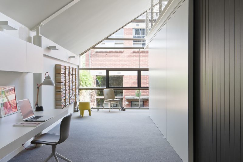 Espace bureau dans une chambre