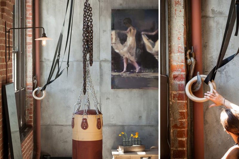Sac de frappe en déco dans un loft