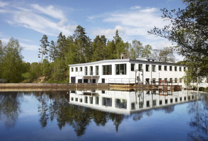 Usine transformée en loft en Suède