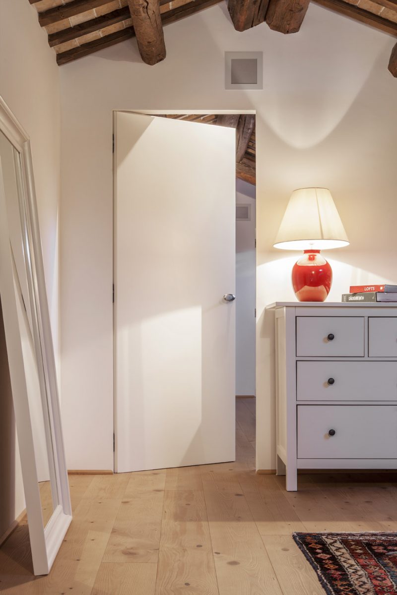 Porte avec encadrement invisible