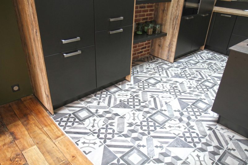 Cuisine Ixina avec carreaux de ciment