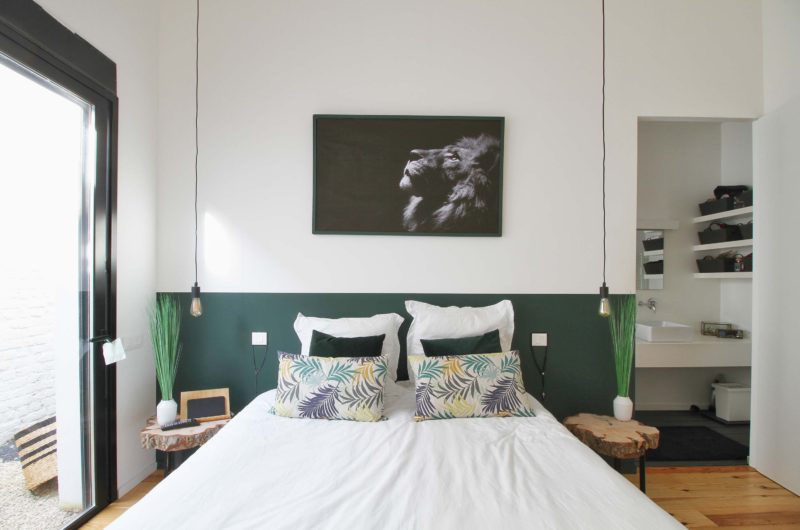 Suite parentale avec salle de bains derrière le lit