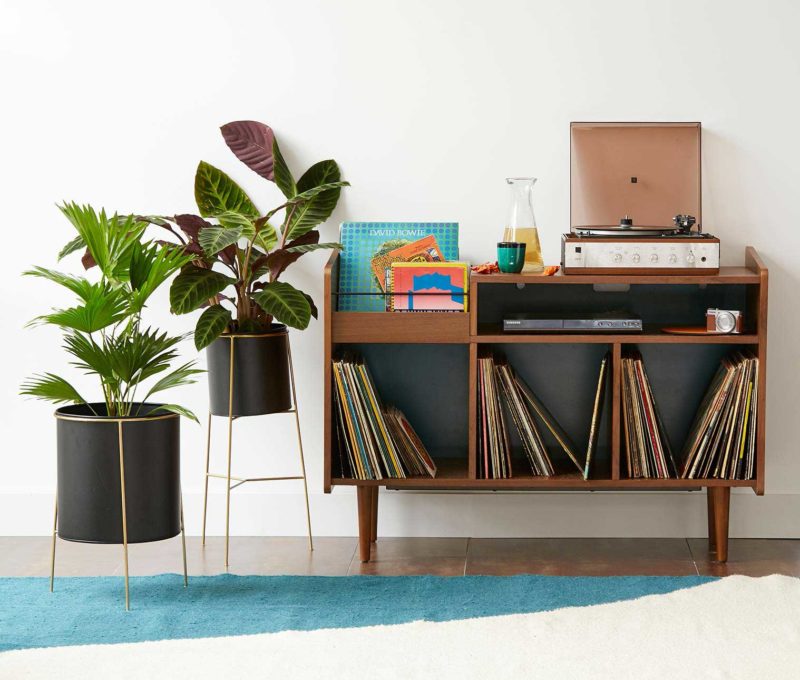 51 meubles pour le rangement des vinyles et d'une platine