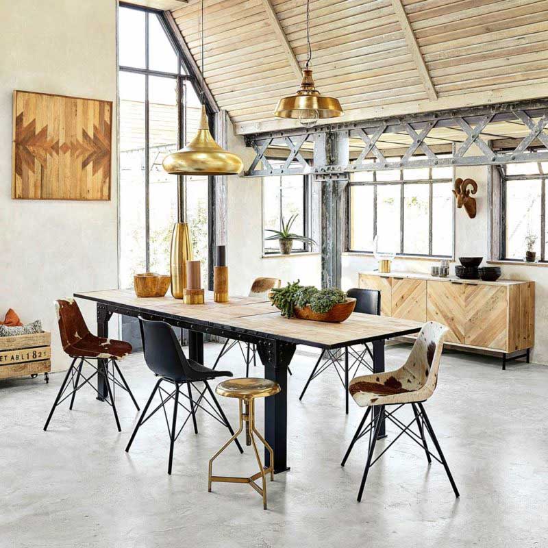Table industrielle en bois et métal