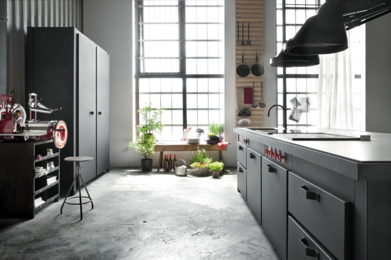 Loft avec béton ciré usé