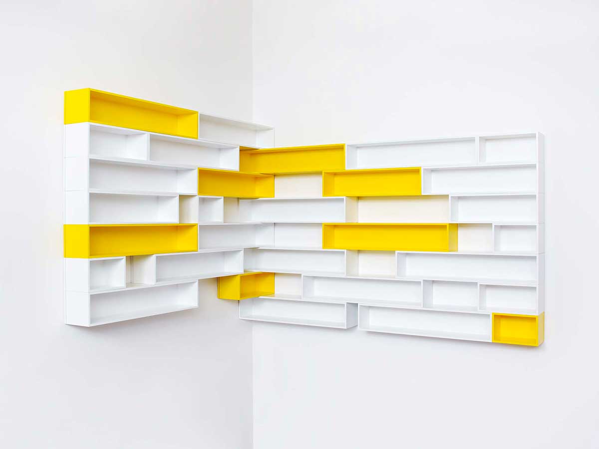 Etagere cube murale d'angle blanche et jaune
