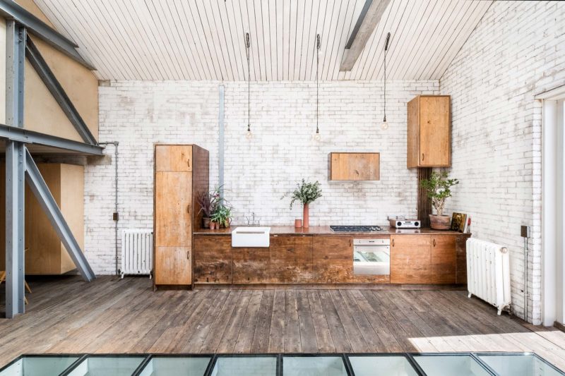 Loft Industriel Avec Murs En Briques Blanches