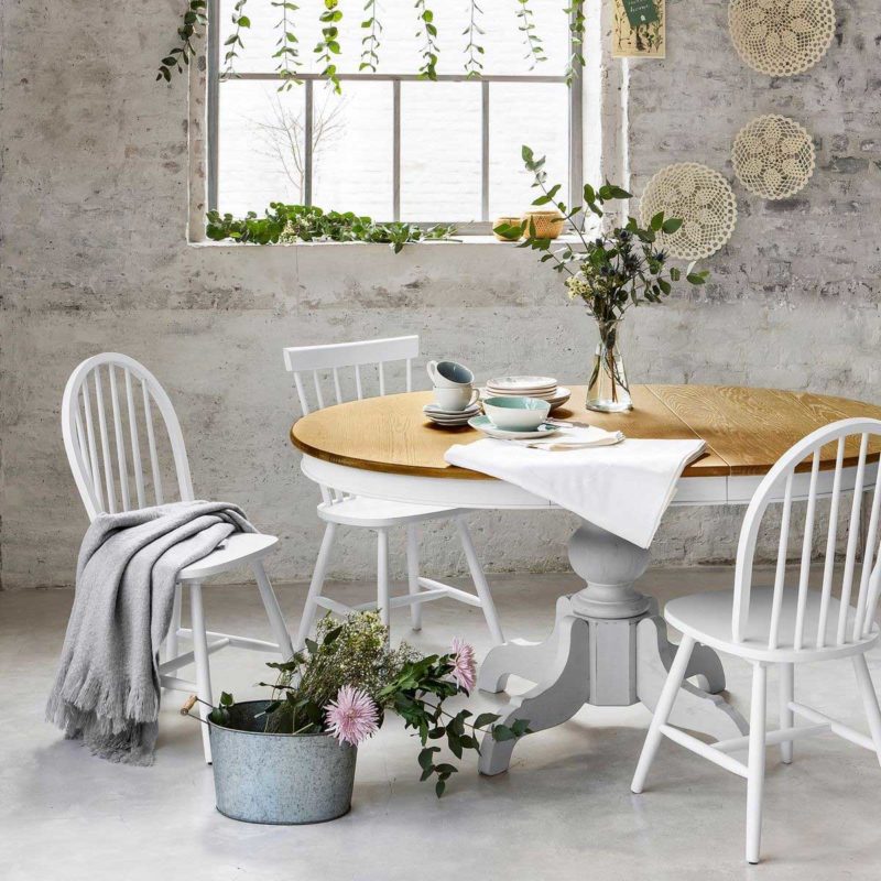 Chaise scandinave blanche