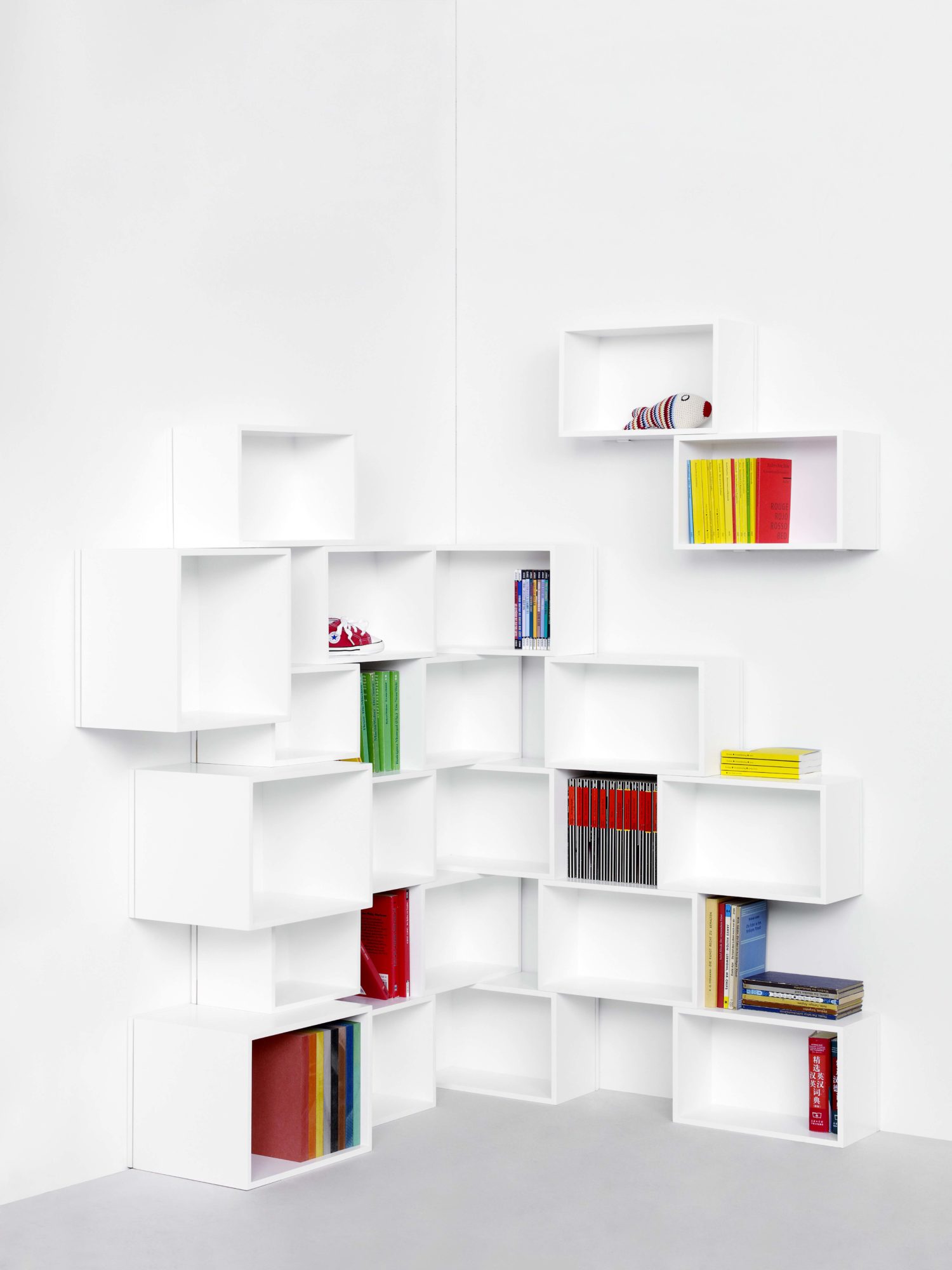 https://www.notreloft.com/images/2019/04/etagere-d-angle-cube-modulable-1500x2000.jpg