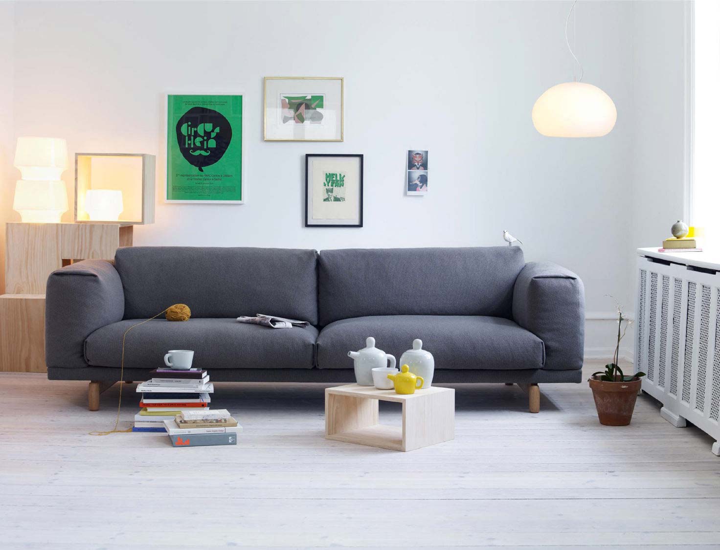 6 idées pour apporter du style à son canapé blanc (ou très clair) - Elle  Décoration