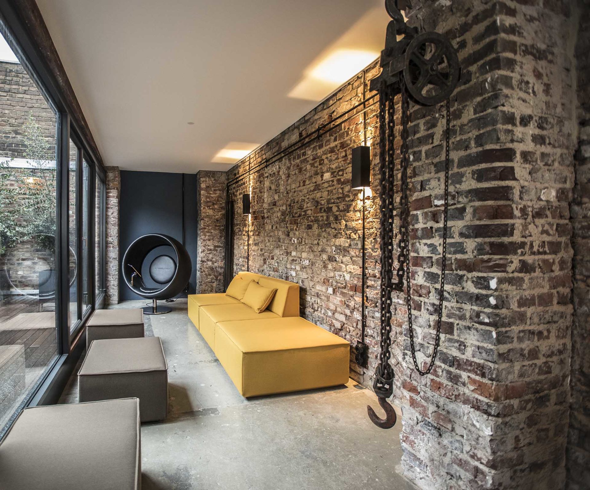 Canapé jaune : 26 idées déco pour le salon