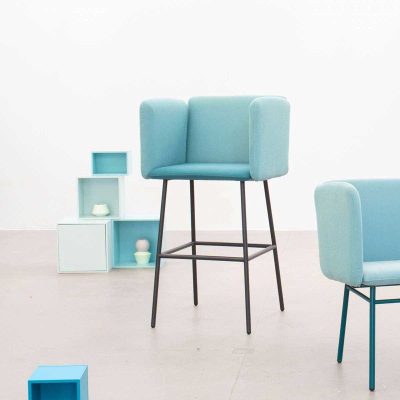 Chaise haute de bar avec accoudoirs