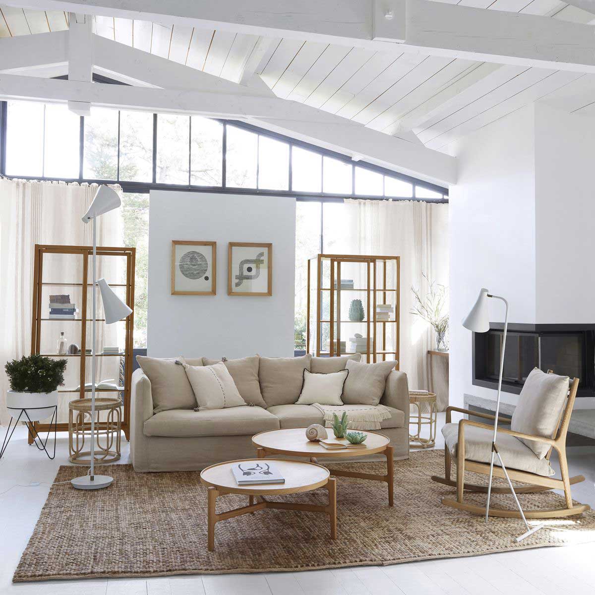Table basse scandinave : 23 modèles pour un salon nordique