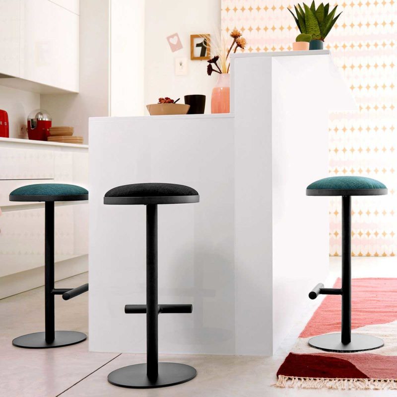 Tabouret de bar design avec assise confortable en mousse
