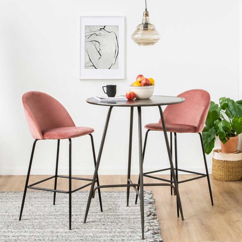 Tabouret de bar design en velours rose