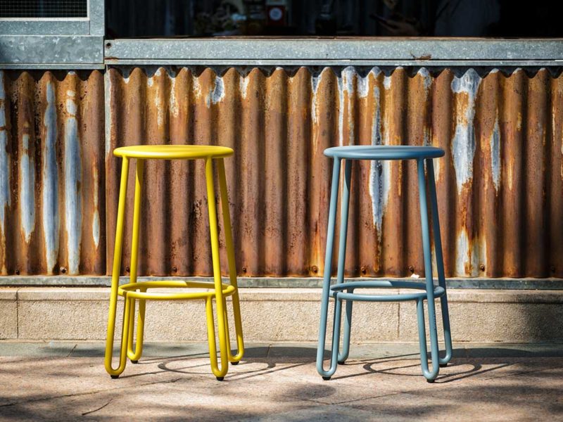Tabouret haut en métal