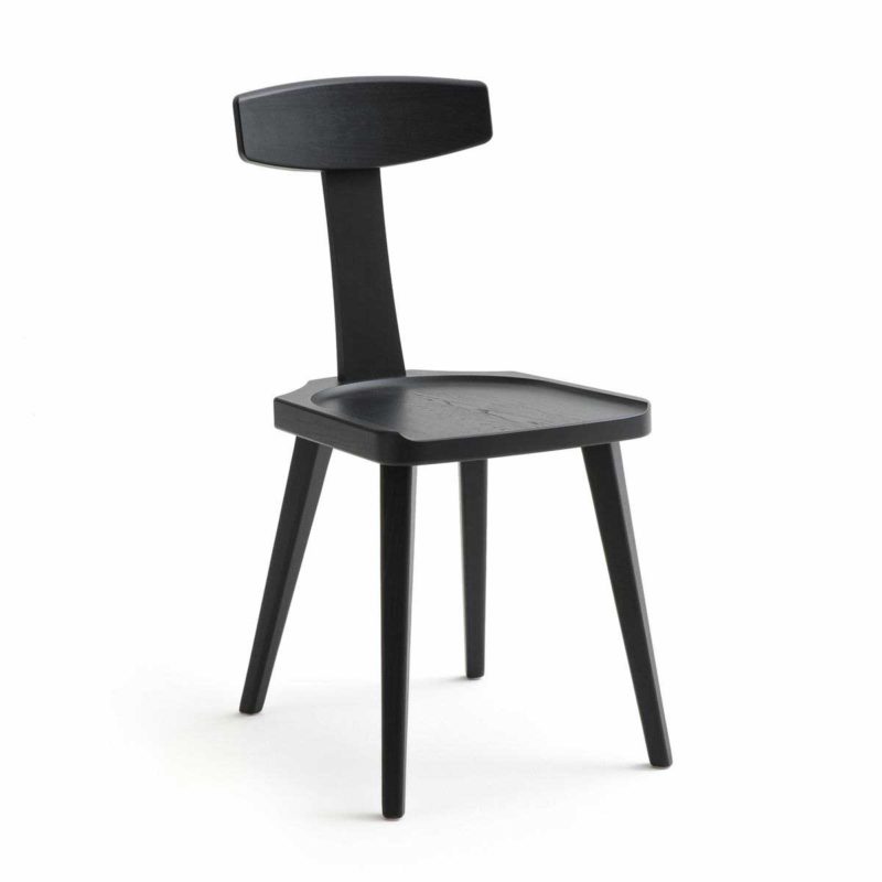 Chaise noire au design original