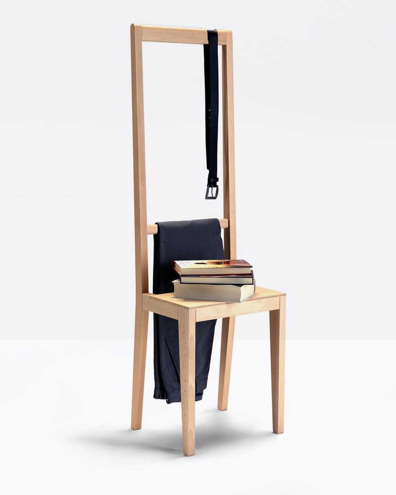 Chaise valet de chambre au design original