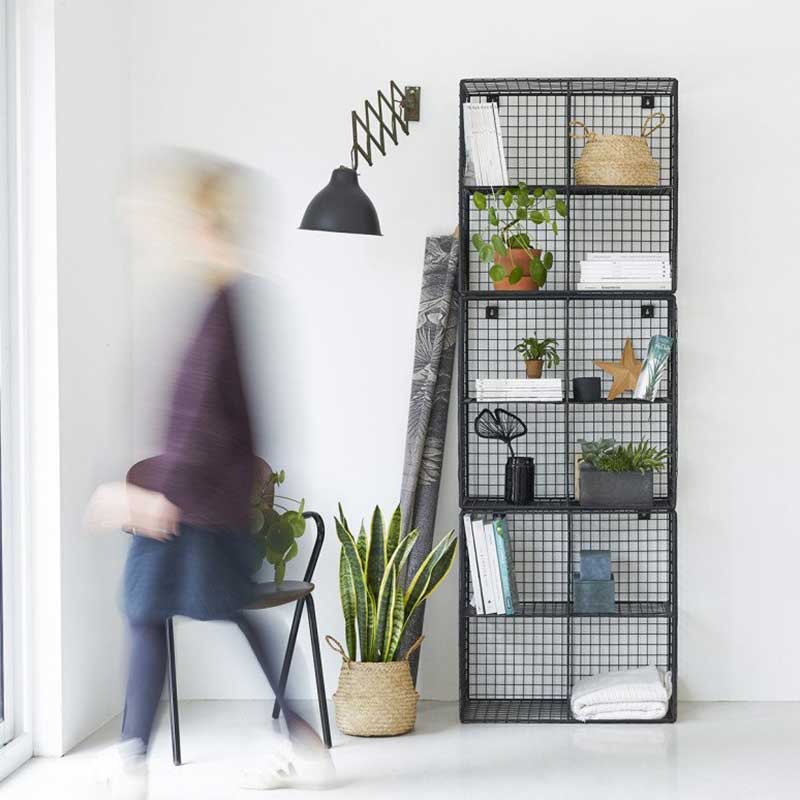 Etagère de salle de bain métal noir avec grille de rangement modulable