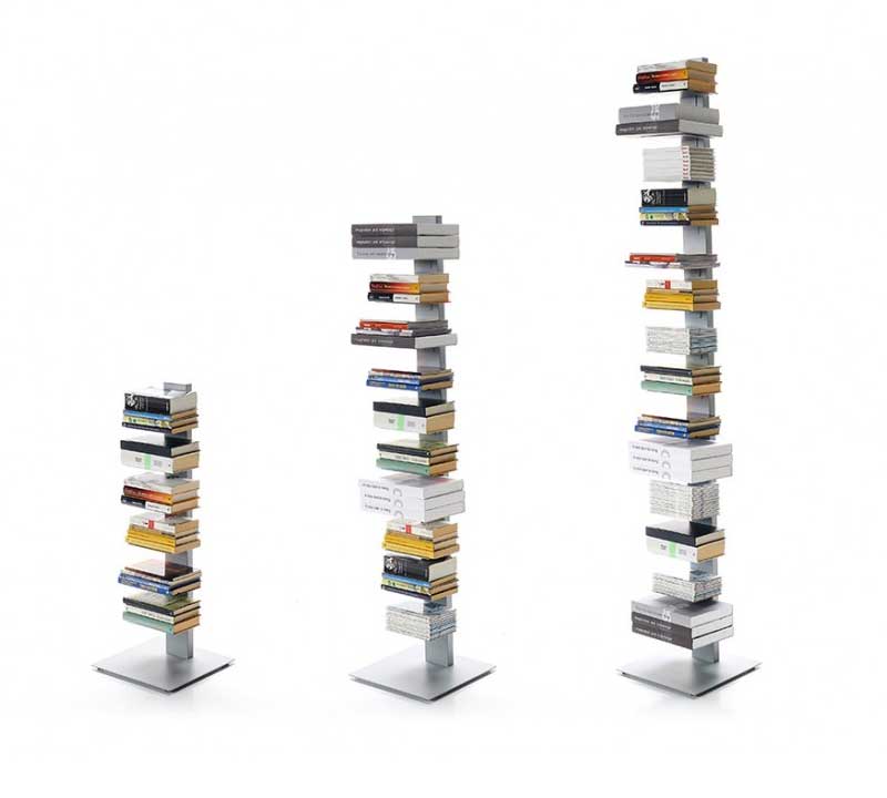 Bibliothèque colonne de livres