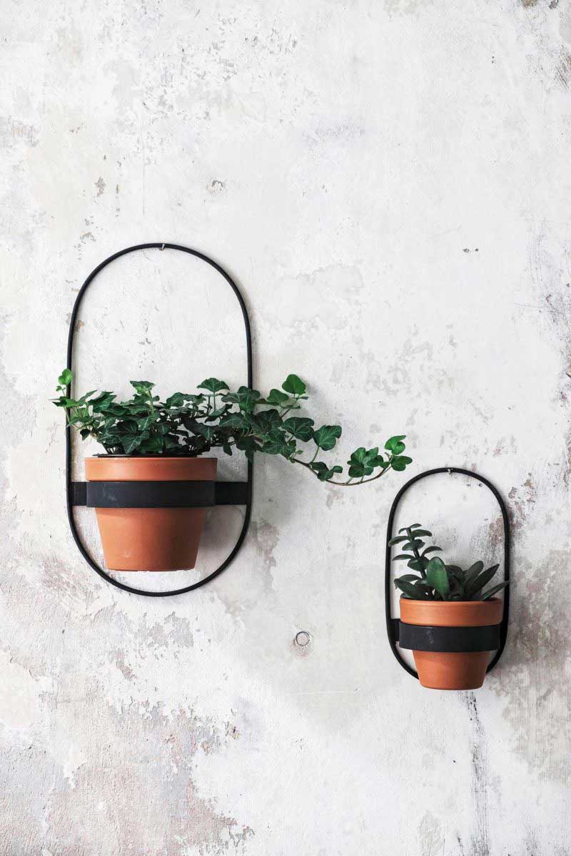 Porte-plantes en teck & cache-pot en terre cuite