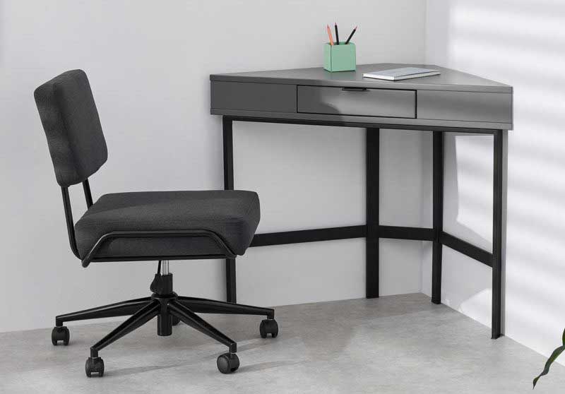 Bureau long et étroit moderne et efficace