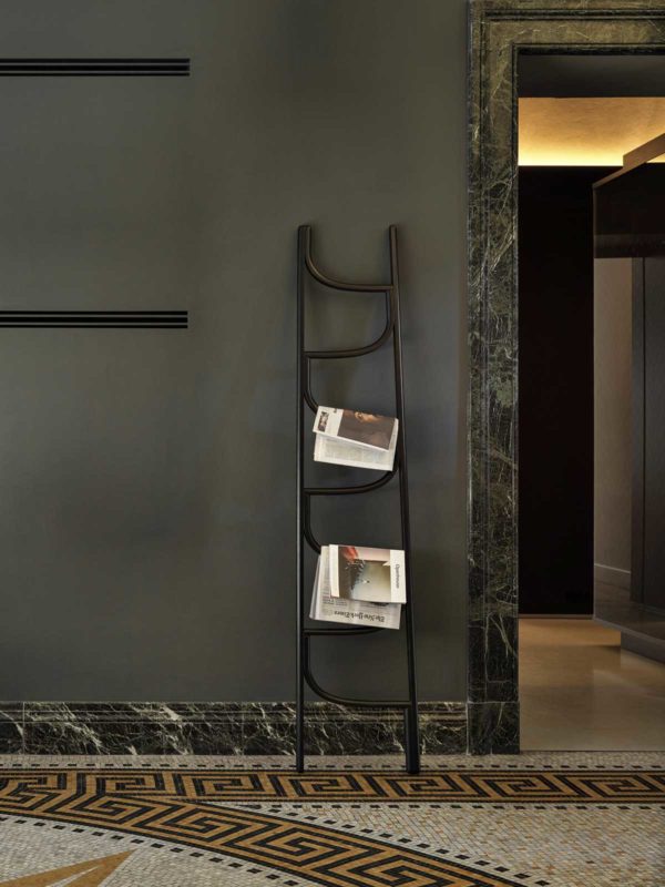 Échelle Porte-serviettes OLA Bernstein - 170x49 Cm - Acier Inox, Finition Noir Mat - Pose Libre Ou Murale