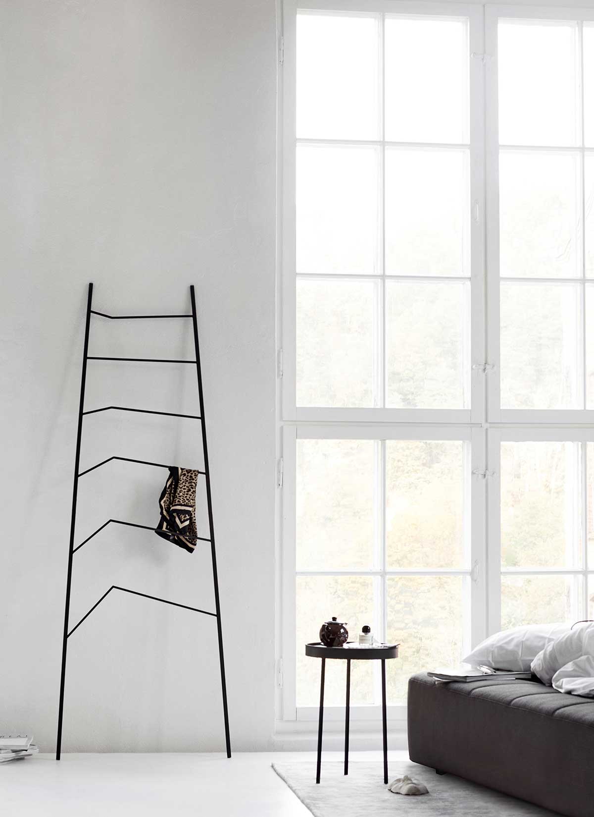 Échelle Porte-Serviettes En Bambou Noir - 5 Niveaux + 2 Crochets, Style Loft (43x170cm)