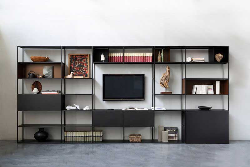 Bibliothèque en métal avec espace pour TV