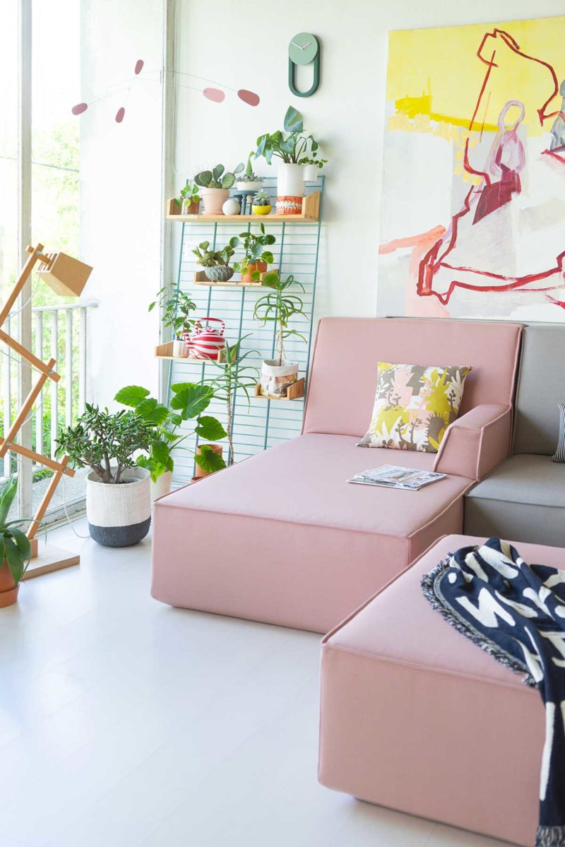 Méridienne rose poudré au design épuré