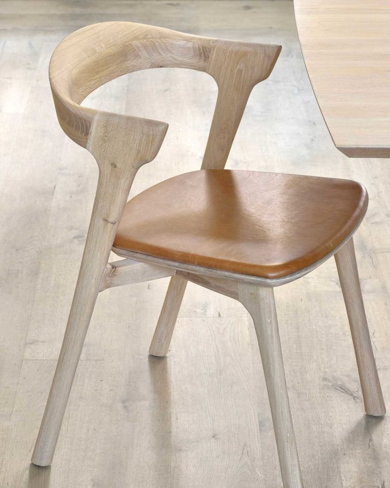 Chaise en cuir : 20 assises au style élégant