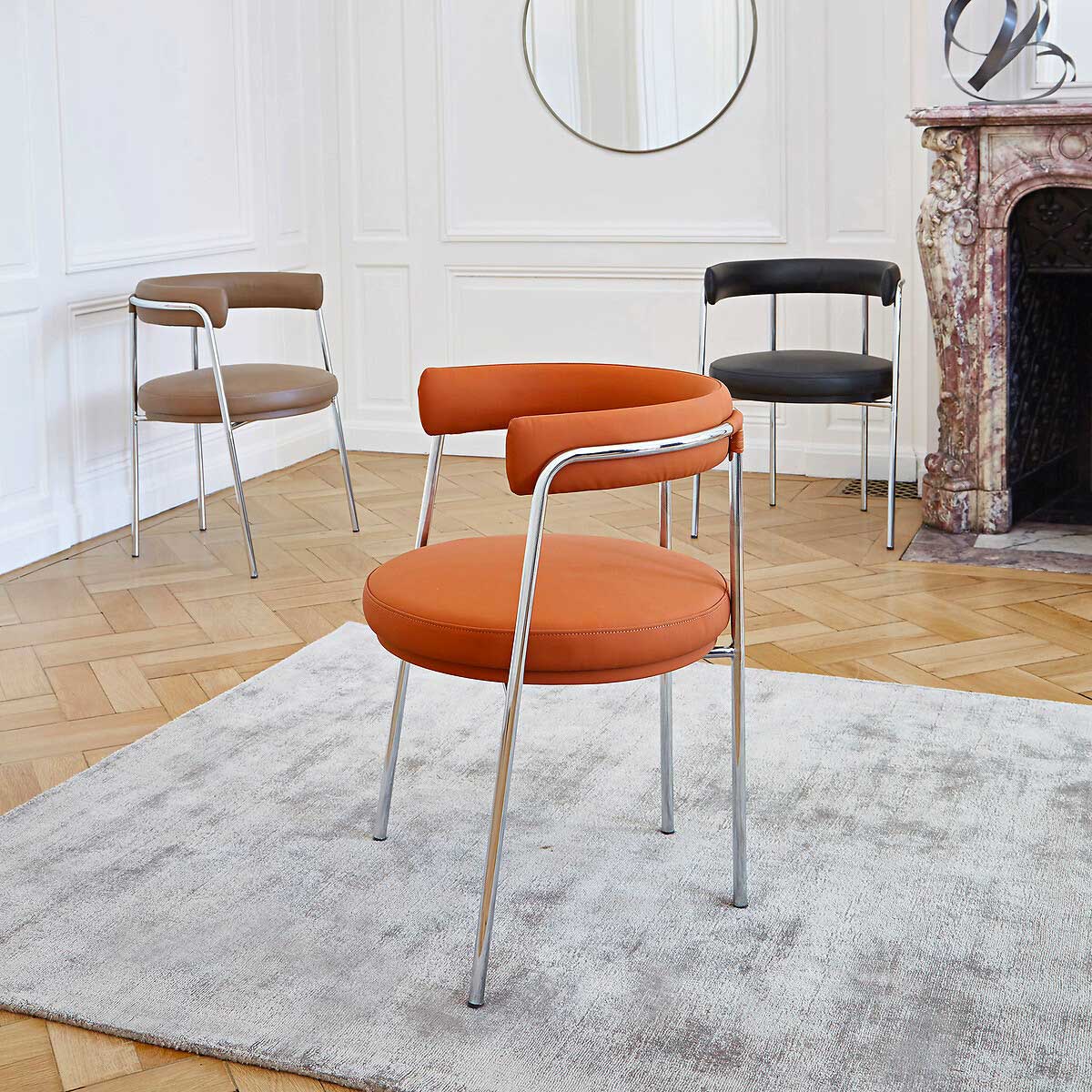 Chaise en cuir  20 assises au style élégant