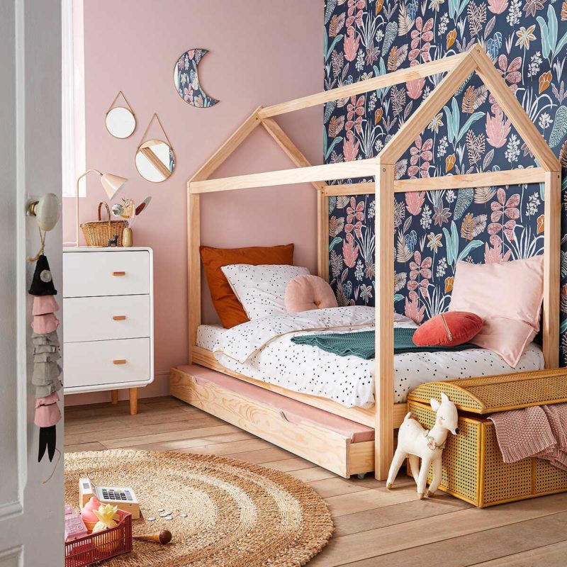 Lit cabane esprit Montessori, choisir lit cabane chambre enfant