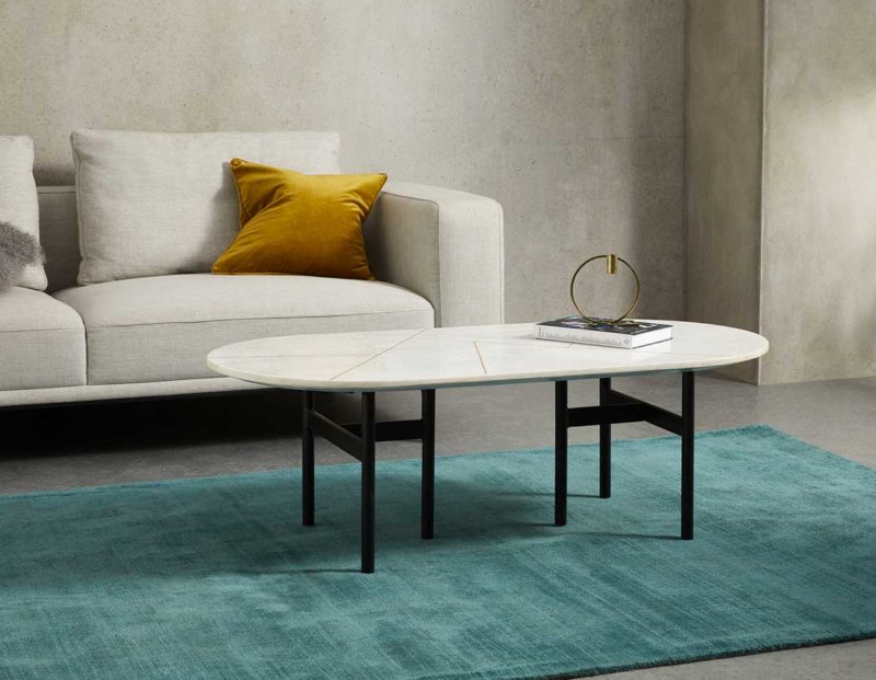 Table basse rectangulaire avec deux côtés arrondis