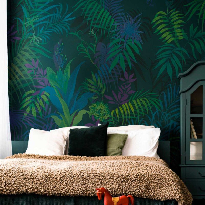 Chambre décoré avec un mur esprit jungle