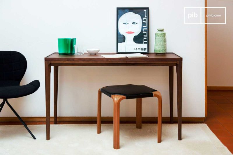 Console en noyer utilisée comme bureau vintage