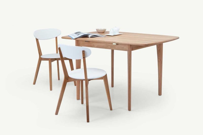 Table carrée en bois à rallonges