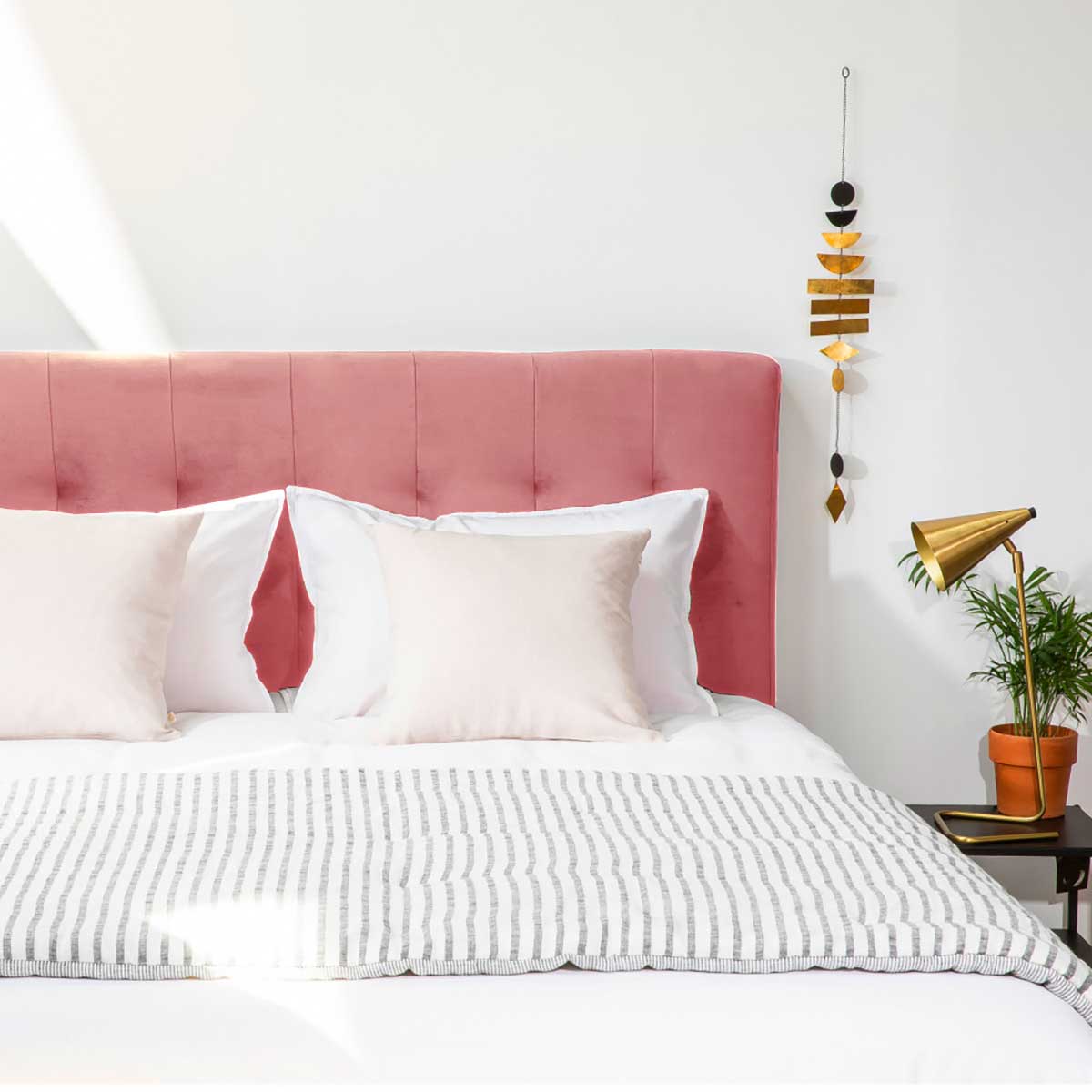 Yatak odanız için 22 dekoratif fikir 2021