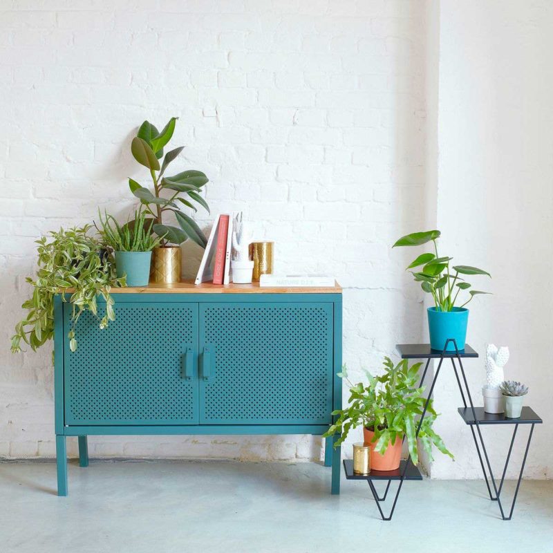 Petit buffet en métal pour déco moderne