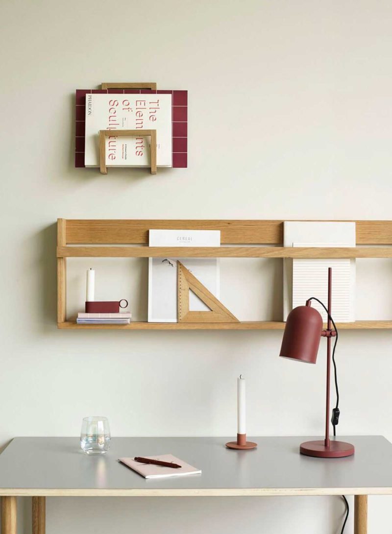 Porte-revues mural en bois