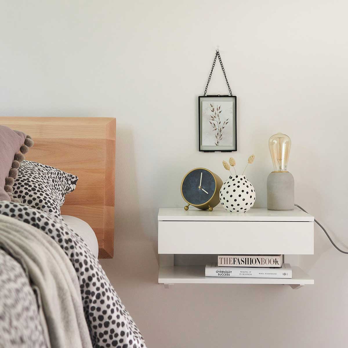 Table de chevet blanche 21 id es d co pour votre chambre
