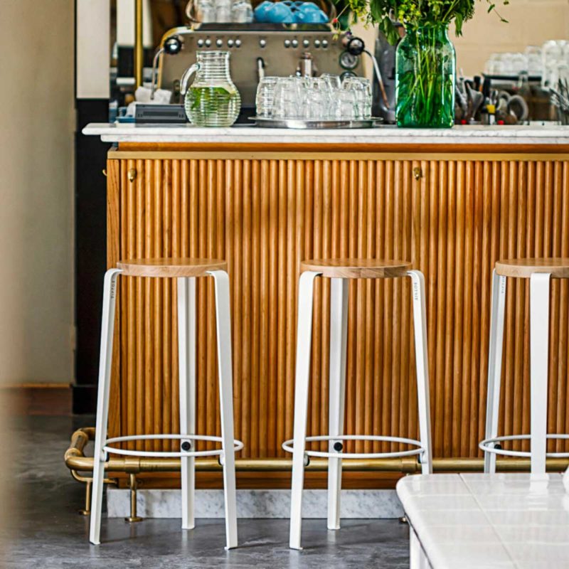 Chaise haute de bar blanc - Ligne design - Mobiliers restaurant design blanc